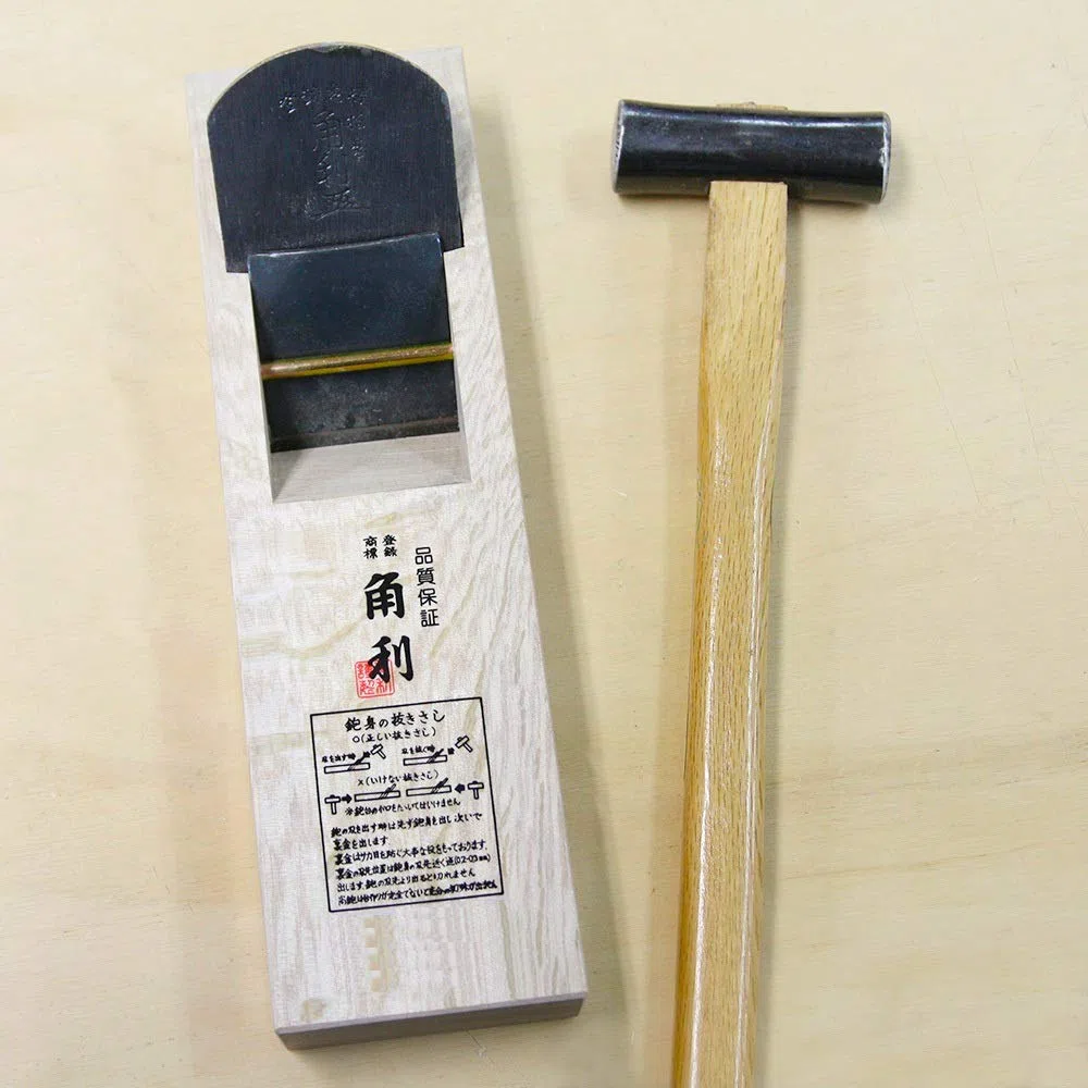 KAKURI KANNA - Plano de mano grande de 60 mm para carpintería, herramienta manual de cepillado japonés para alisar, 10.1 x 2.9 x 2.7 pulgadas, cuerpo de roble blanco, fabricado en Japón