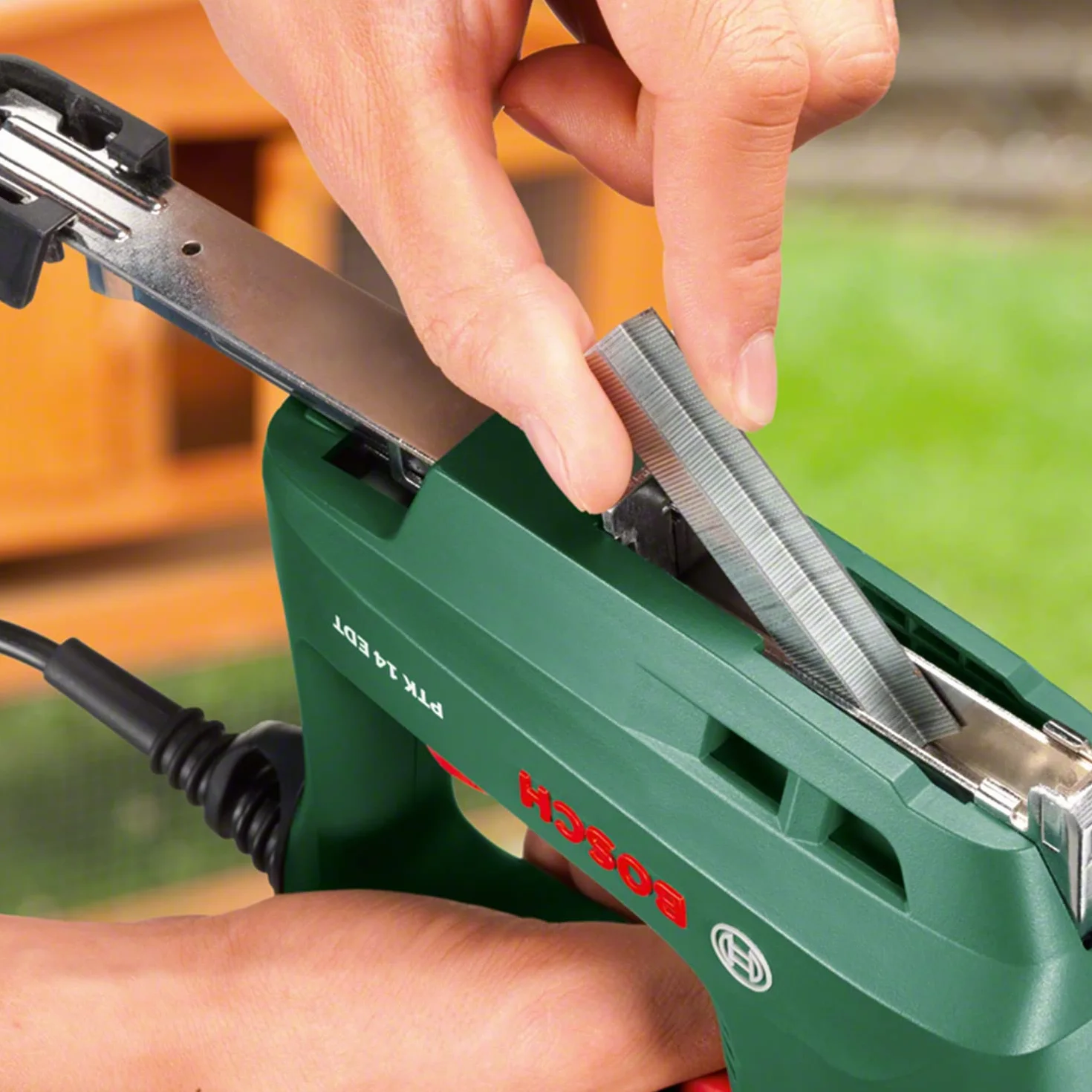 Bosch Grapadora eléctrica PTK 14 EDT (220 voltios, en caja)