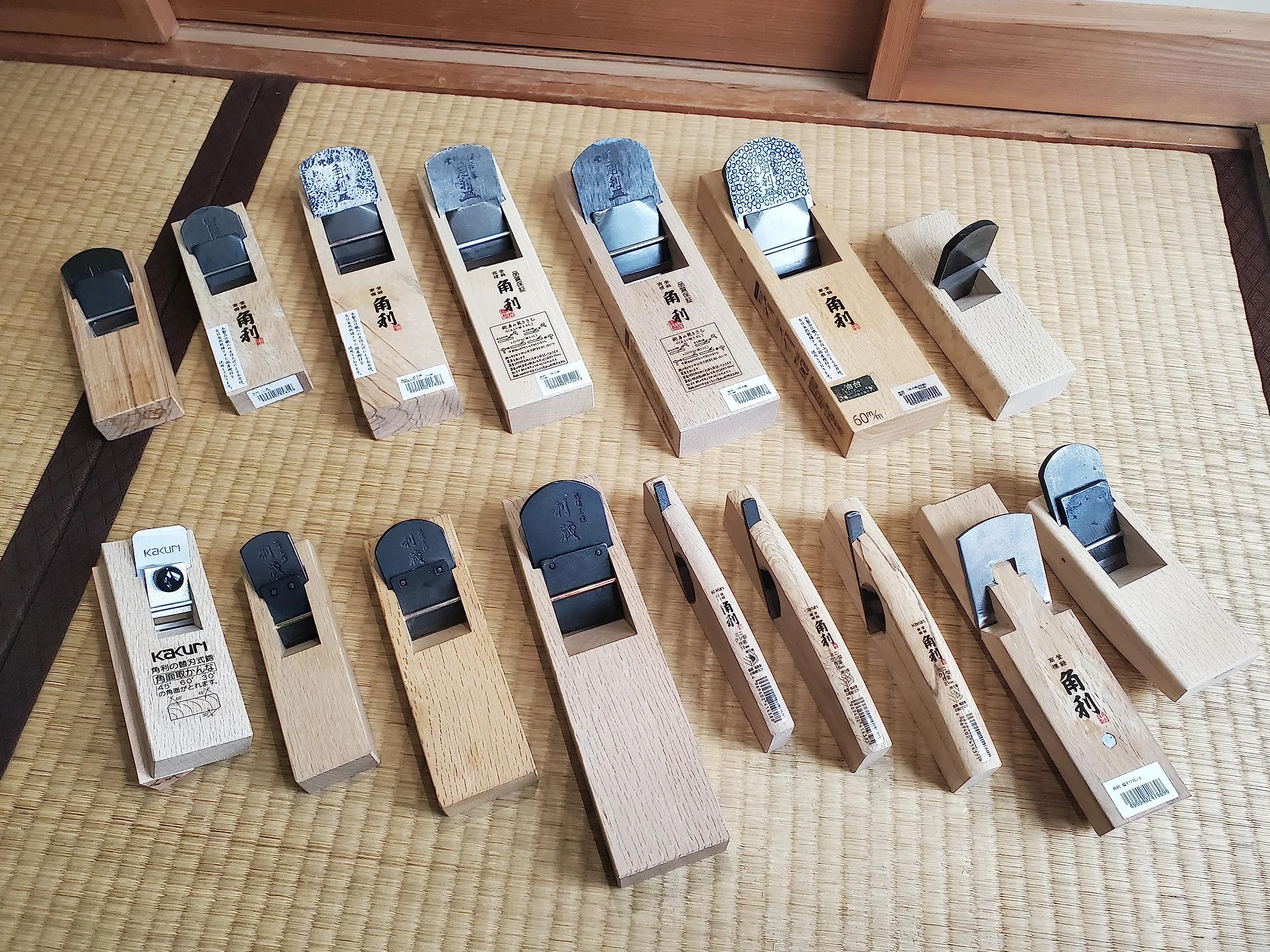 KAKURI KANNA - Plano de mano grande de 60 mm para carpintería, herramienta manual de cepillado japonés para alisar, 10.1 x 2.9 x 2.7 pulgadas, cuerpo de roble blanco, fabricado en Japón