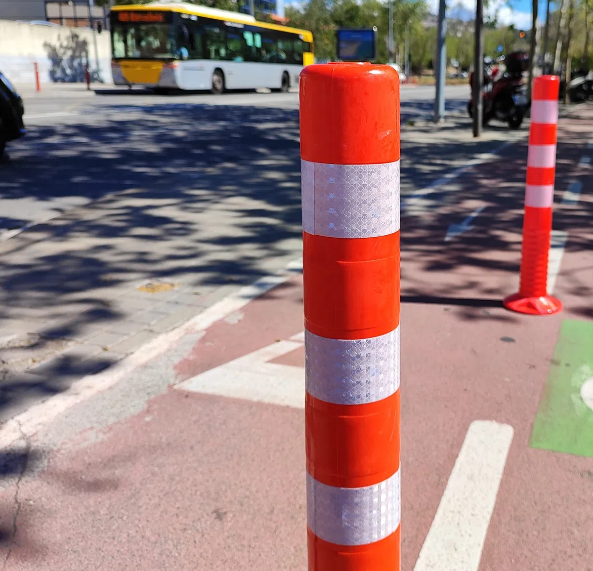 PAL | Bolardo poste señalizacion trafico de plástico poliuretano naranja de gran flexibilidad para trafico (3- Bolardos)