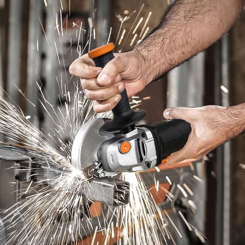 WORX Amoladora angular WX718 de 900 W. Amoladora compacta con mango ajustable y mango adicional sin vibraciones para lijar y cortar. Diámetro del disco de 125 mm. Velocidad de ralentí 12000/m