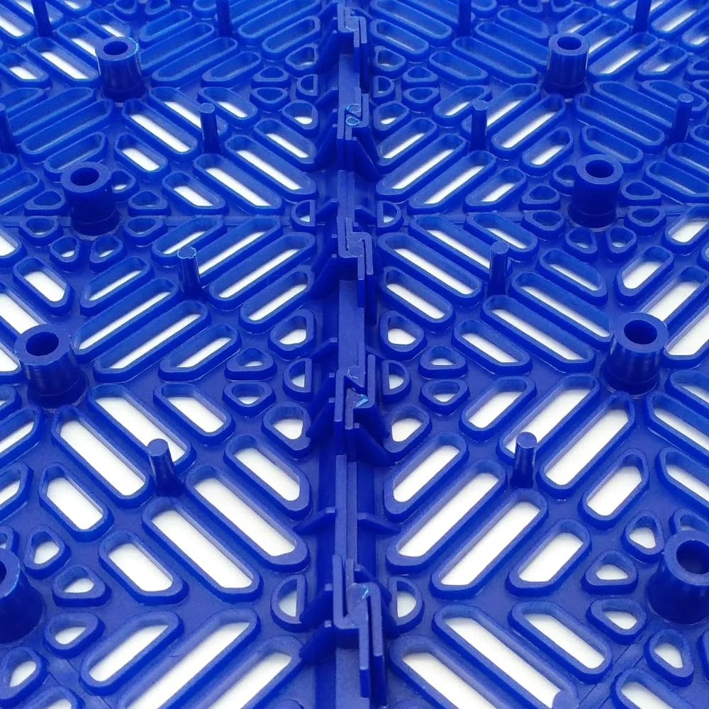 Loseta Ahorro Antihumedad Azul 30x30x1,5cm Camping Vestuarios Piscinas | Suelo autoventilado para mejorar higiene, ventilación y drenaje de zonas húmedas. Se pueden cortar. 30x30x1,5cm.