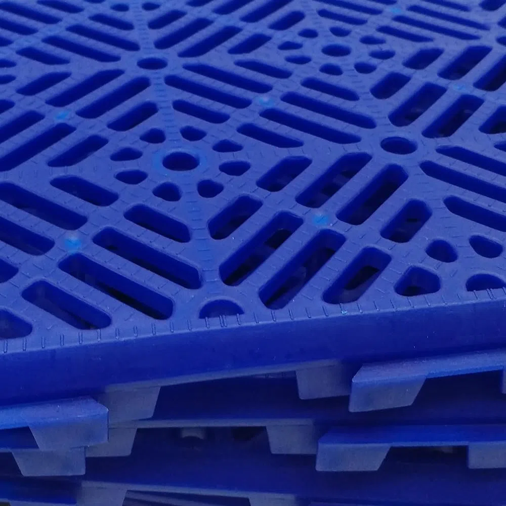 Loseta Ahorro Antihumedad Azul 30x30x1,5cm Camping Vestuarios Piscinas | Suelo autoventilado para mejorar higiene, ventilación y drenaje de zonas húmedas. Se pueden cortar. 30x30x1,5cm.