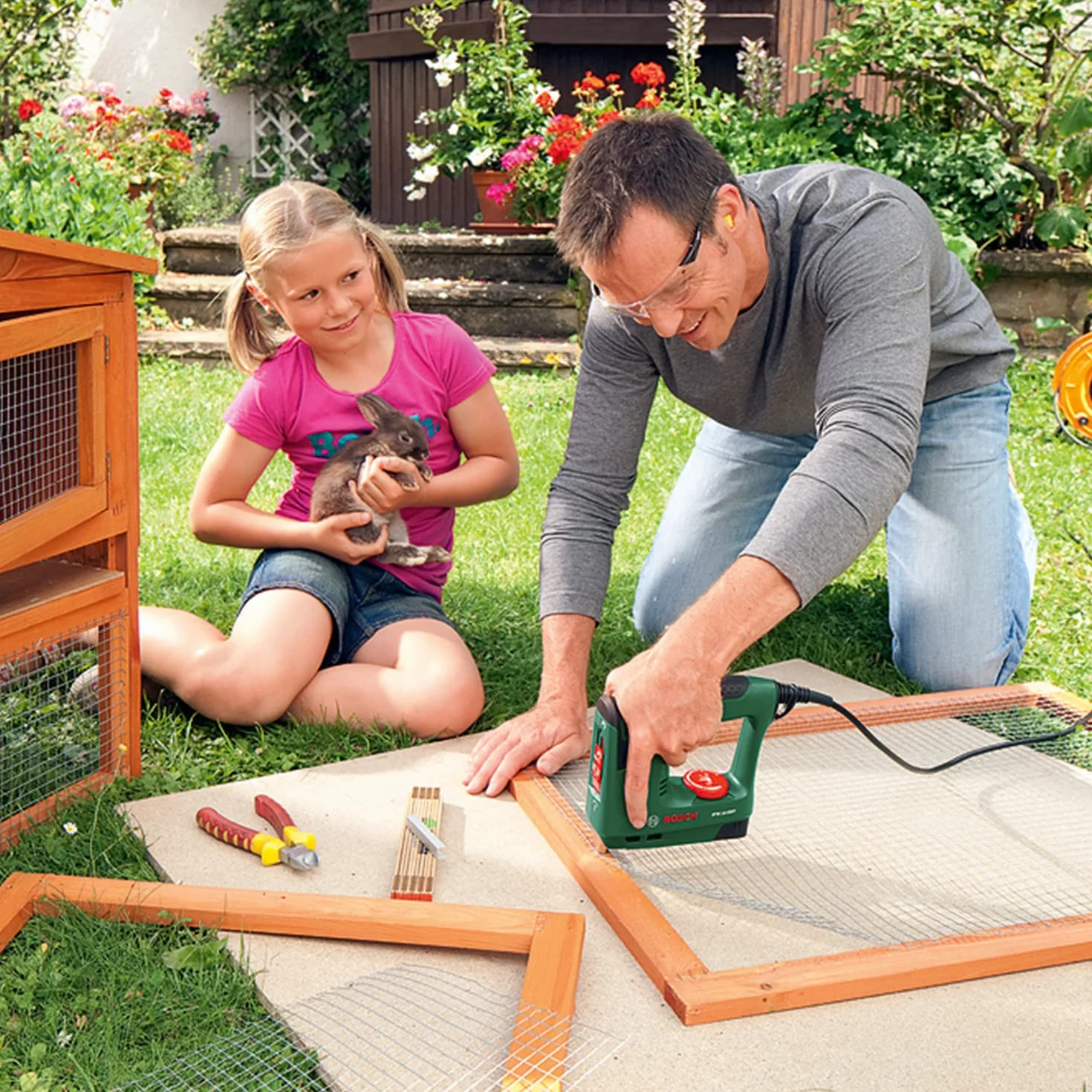 Bosch Grapadora eléctrica PTK 14 EDT (220 voltios, en caja)